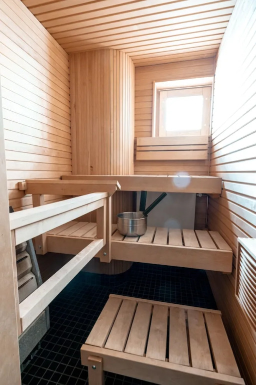 2ndhomes Stylish 1BR Apt w Sauna&Balcony