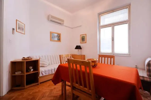 Apartment Sonata