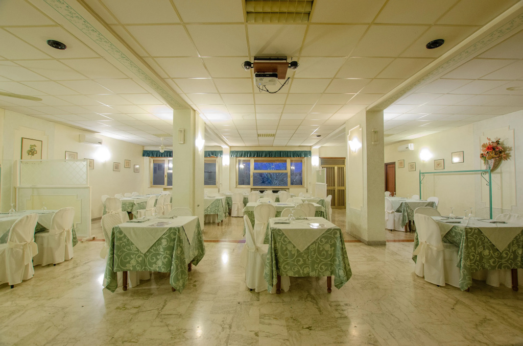 Hotel Holiday