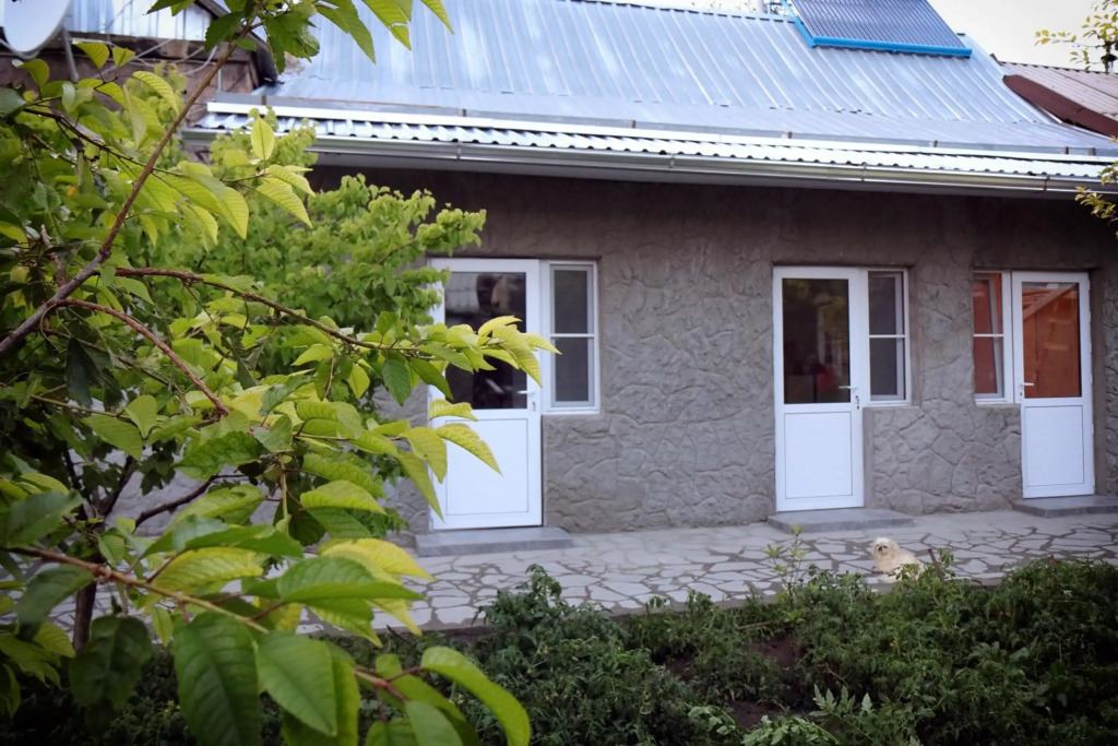 Vanand Guest House