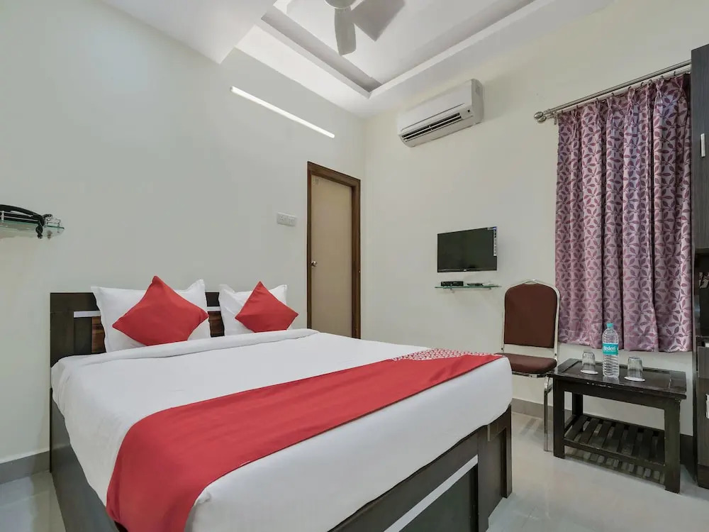 OYO 12181 Hotel Gravity