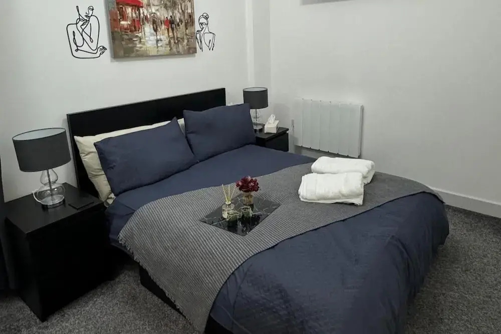 1 Bed-sleeps 4-town Centre-10 min to Ascot- Pets
