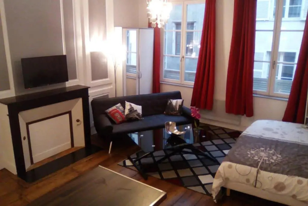 STUDIO double dans centre de LIMOGES WIFI