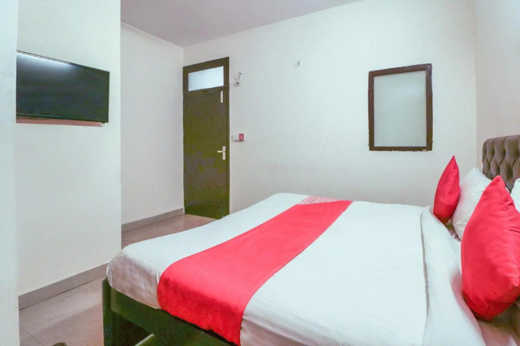 OYO 71197 Five Star residency