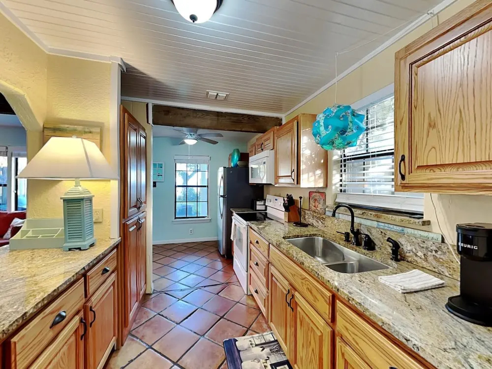 Caprice Cottage - Sun Harbor Cottage #1