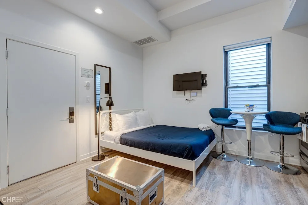 747 Lofts by RedAwning - River West, Third Floor Chicago