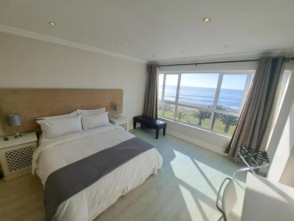 3 Bedroom Sea Facing Family Stay