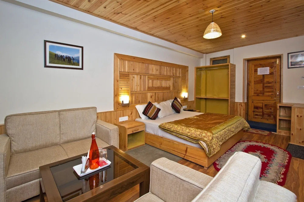 Vyas Vatika a wooden exotic Resort Near Old Manali