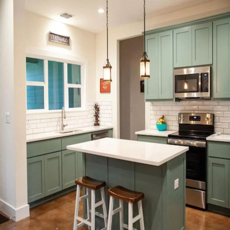 Cherry Street Cottage RR 1072