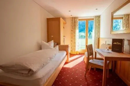 Hotel Gasthof KREUZ