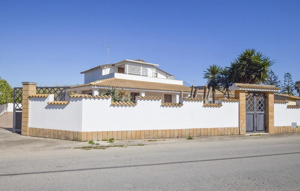 Nice Home in San.maria del Focallo With Wifi and 5 Bedrooms