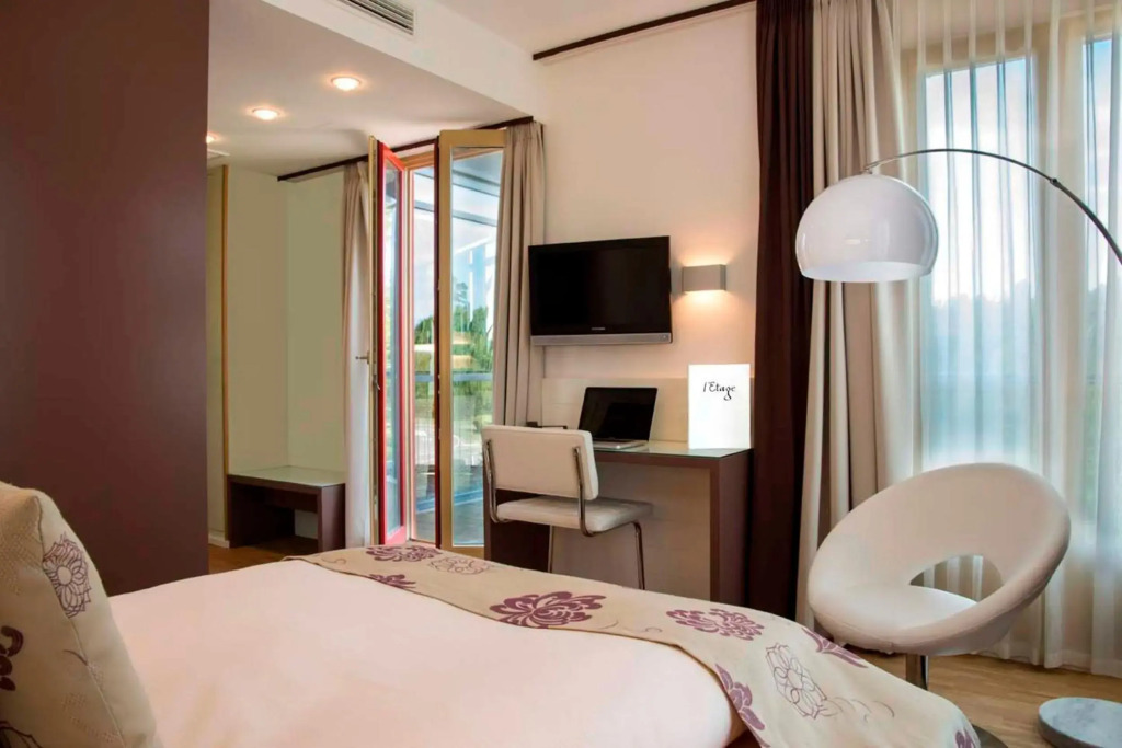 Hotel Simons Plaza