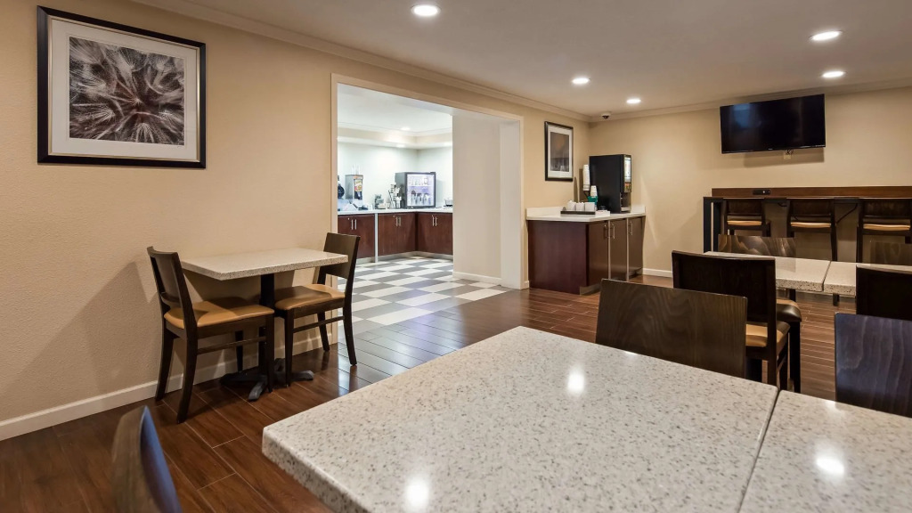 SureStay by Best Western Lakeview