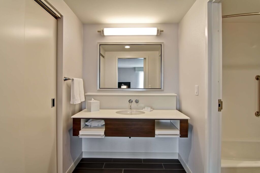 Hampton Inn & Suites Detroit/Troy