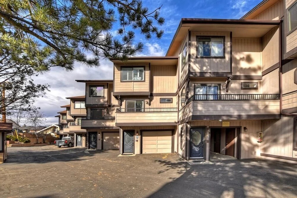 029 Lakefront Luxury Home