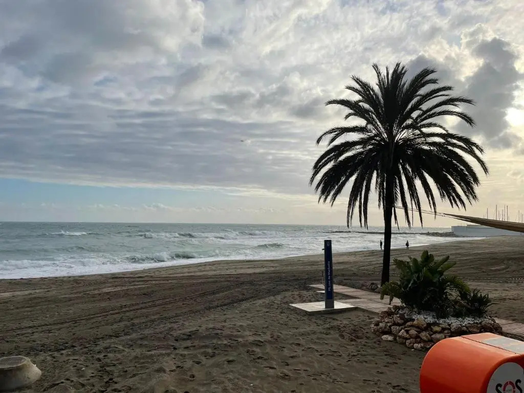 Beachfront 1BR apartment in center of MArbella!
