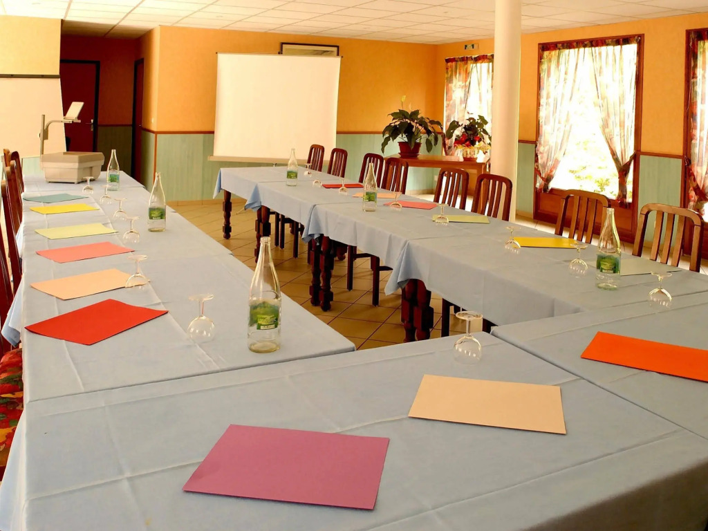 Logis Hôtel Auberge de lAllagnonette