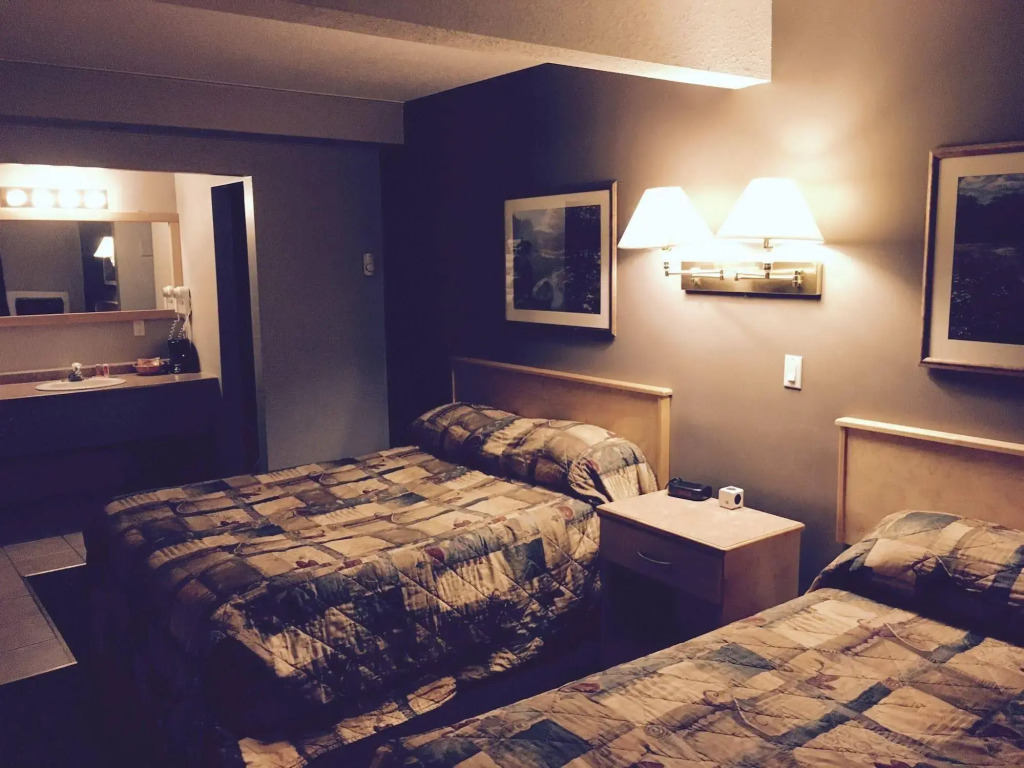 Econo Lodge Golden
