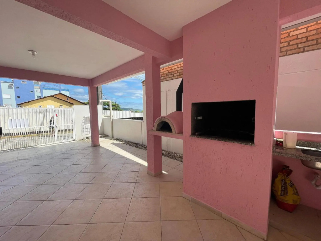 Cód 411- Casa quadra mar em Bombinhas Centro - 30m da praia