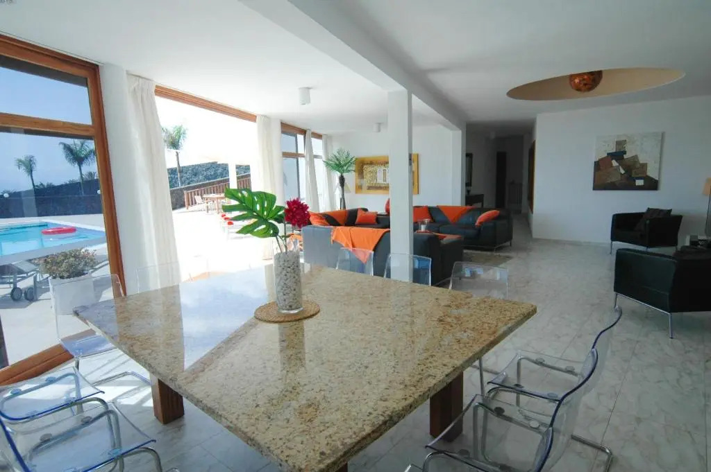 Villa Montana baja - A Stunning 7 Bedroom Villa - Perfect For Large Families And Friends