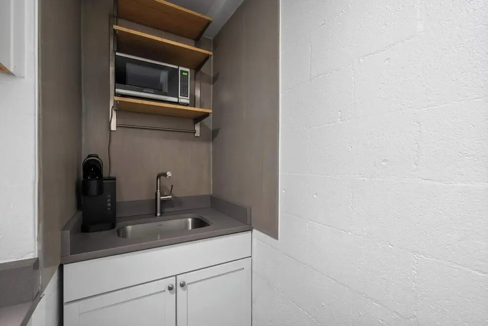 Chic City Retreat 97 Sleeps 2!