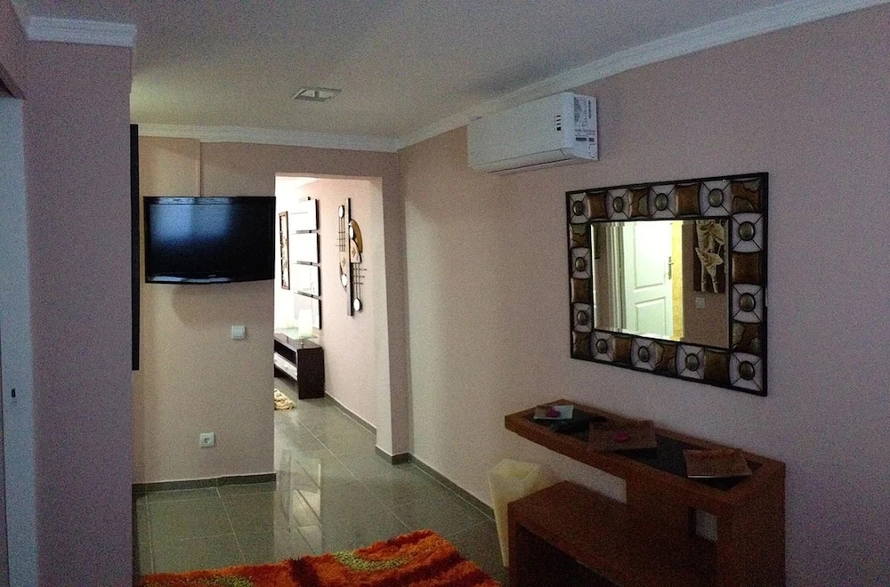 House With 2 Bedrooms in Quarteira, With Wonderful Lake View, Pool Acc
