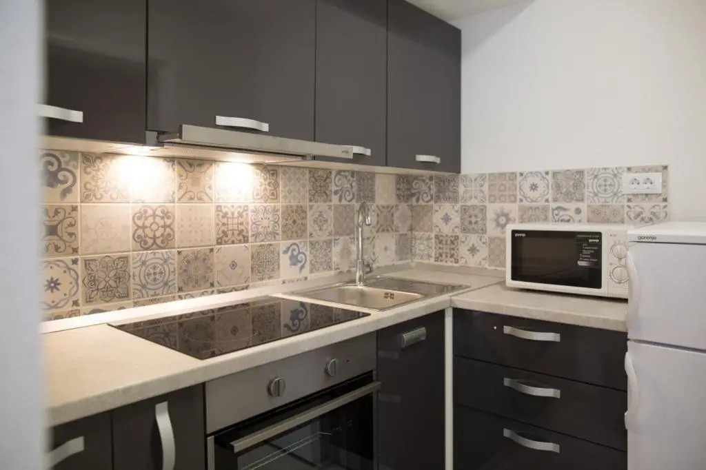 Serious Job Apartment