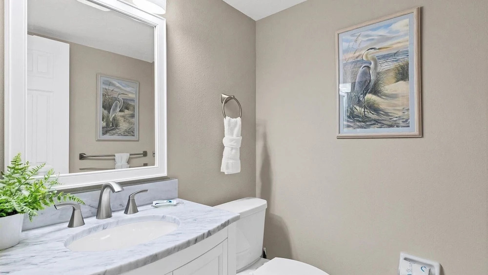 Anchorage Resort 3 Bedroom Luxury Condo w Balcony, Pool Table, Near Beach 0891