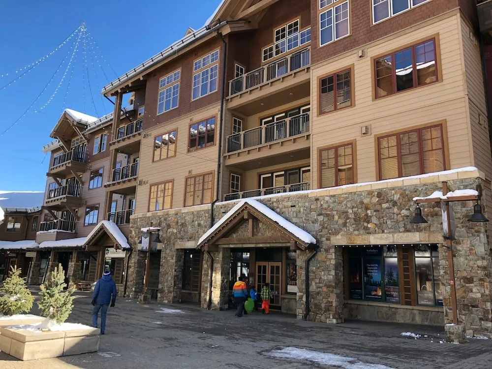 Catamount Condo #306 2 Bedrooms 2.5 Bathrooms Condo