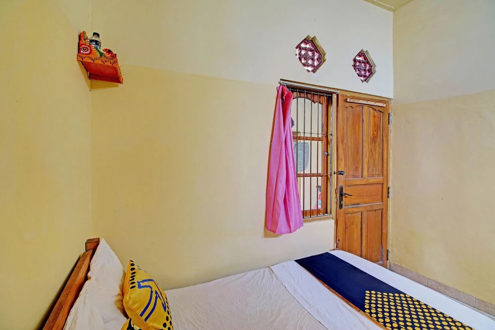 OYO Life 92954 Shanti Kost