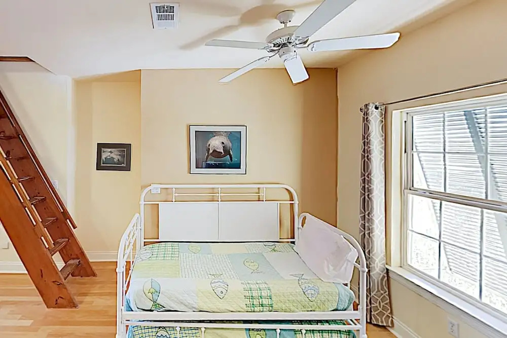 Journey's End On Mobile Bay, Steps To Pool & Beach 4 Bedroom Home