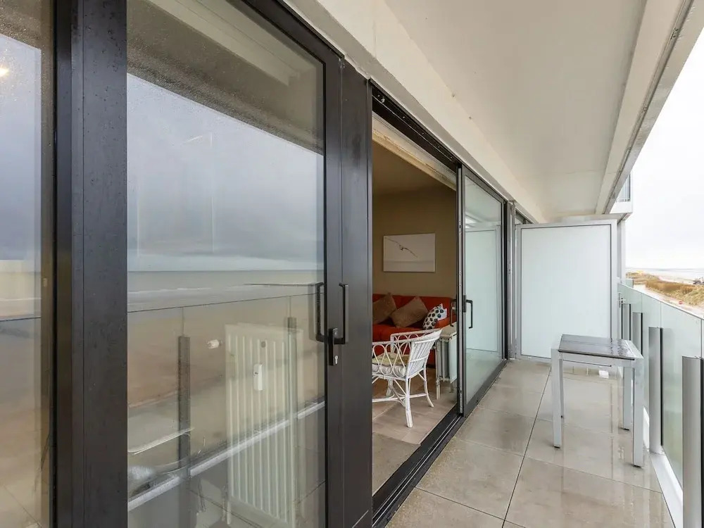 Cozy 1-Bedroom Apartment with Sea View