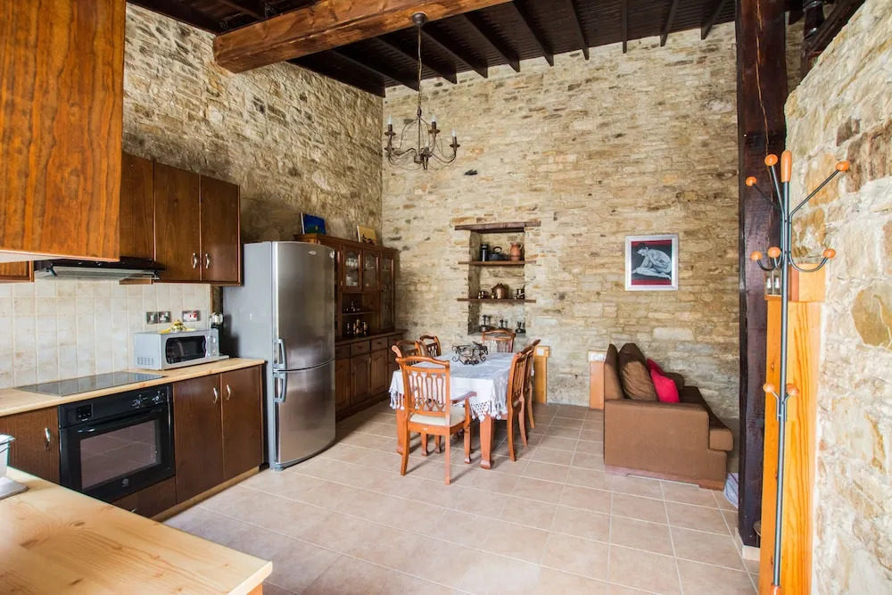 Yorkis Silikou Village House