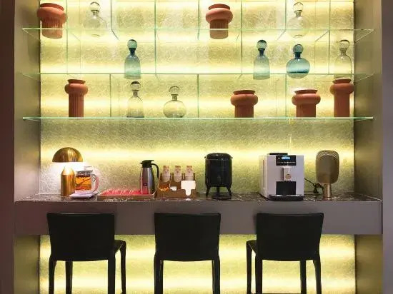 Weiting Hotel (Shanghai Bund Nanjing East Road Pedestrian Street)