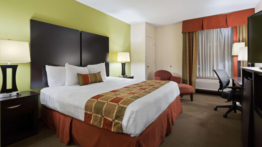 Best Western Plus Huntersville