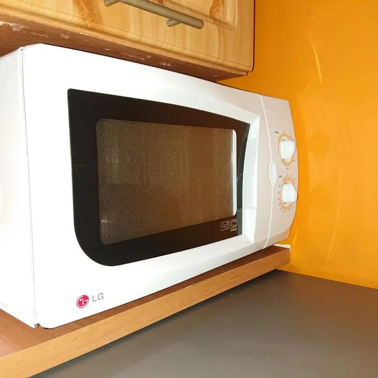 Bright and cozy city center 1 br ap, Free parking!