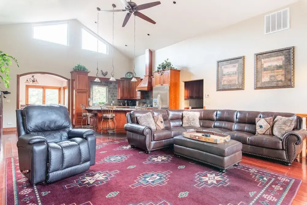 47 - Canyon Crest Lodge 5 Bedroom Home by Redawning
