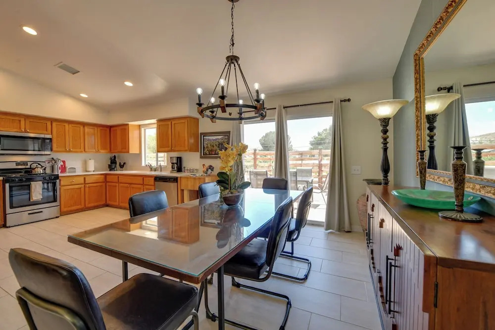 Updated Abode: 22 Mi to Joshua Tree National Park!