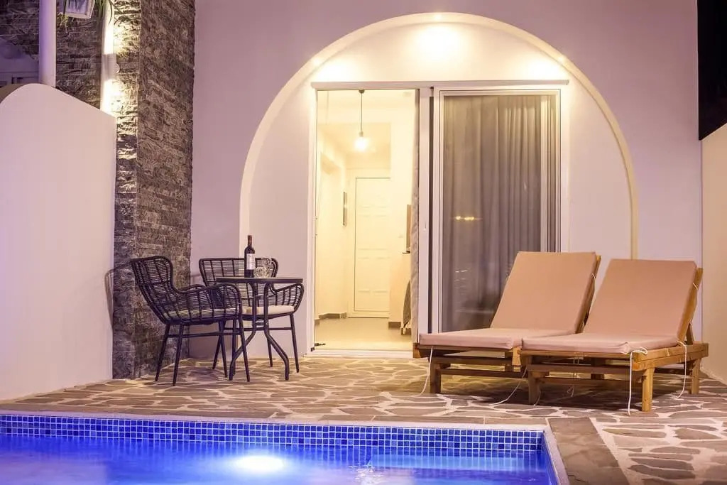 Alexander Studios & Suites