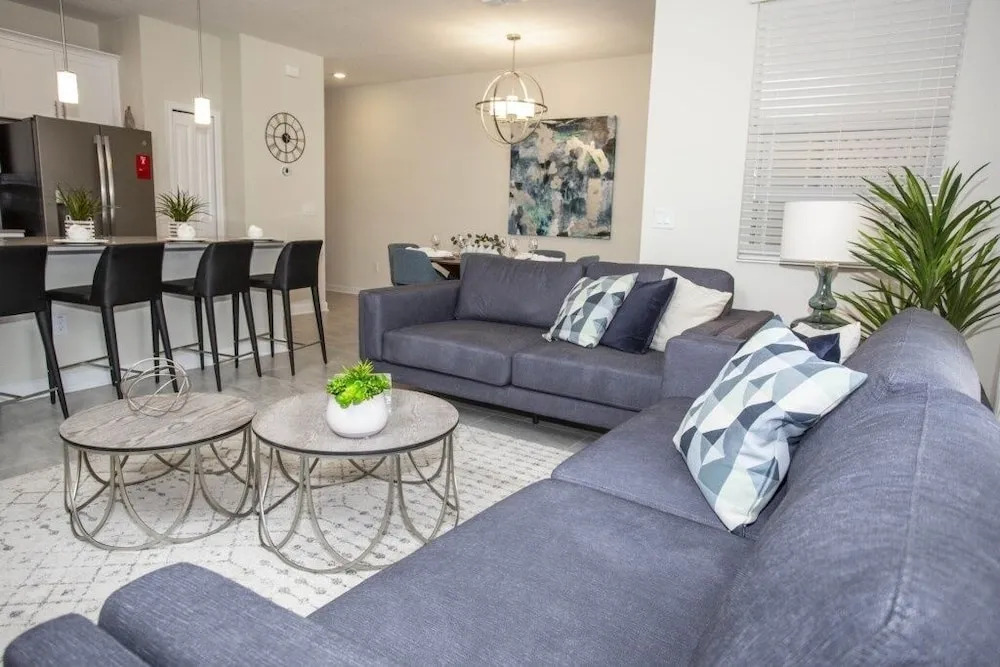 Luxury 4 Bed Villa For 10 Guests Townhouse