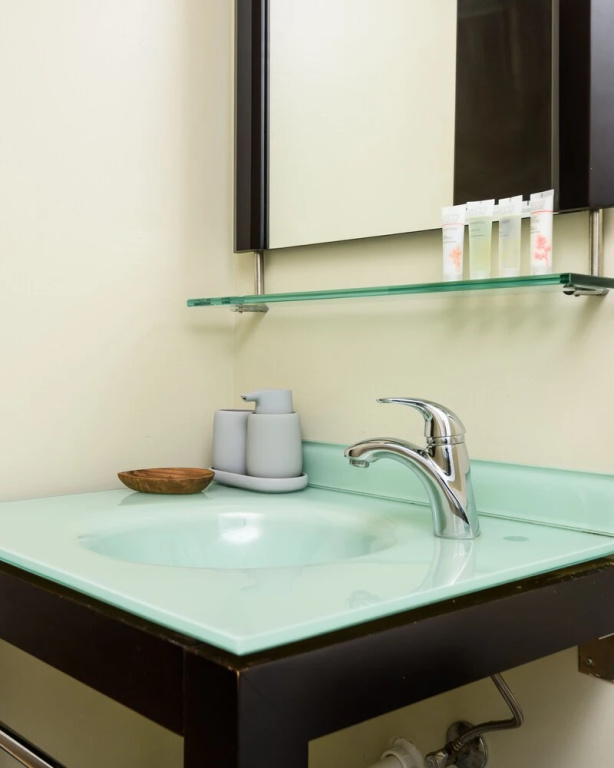 Bogen - Spacious DT Apts with Gym by Zencity