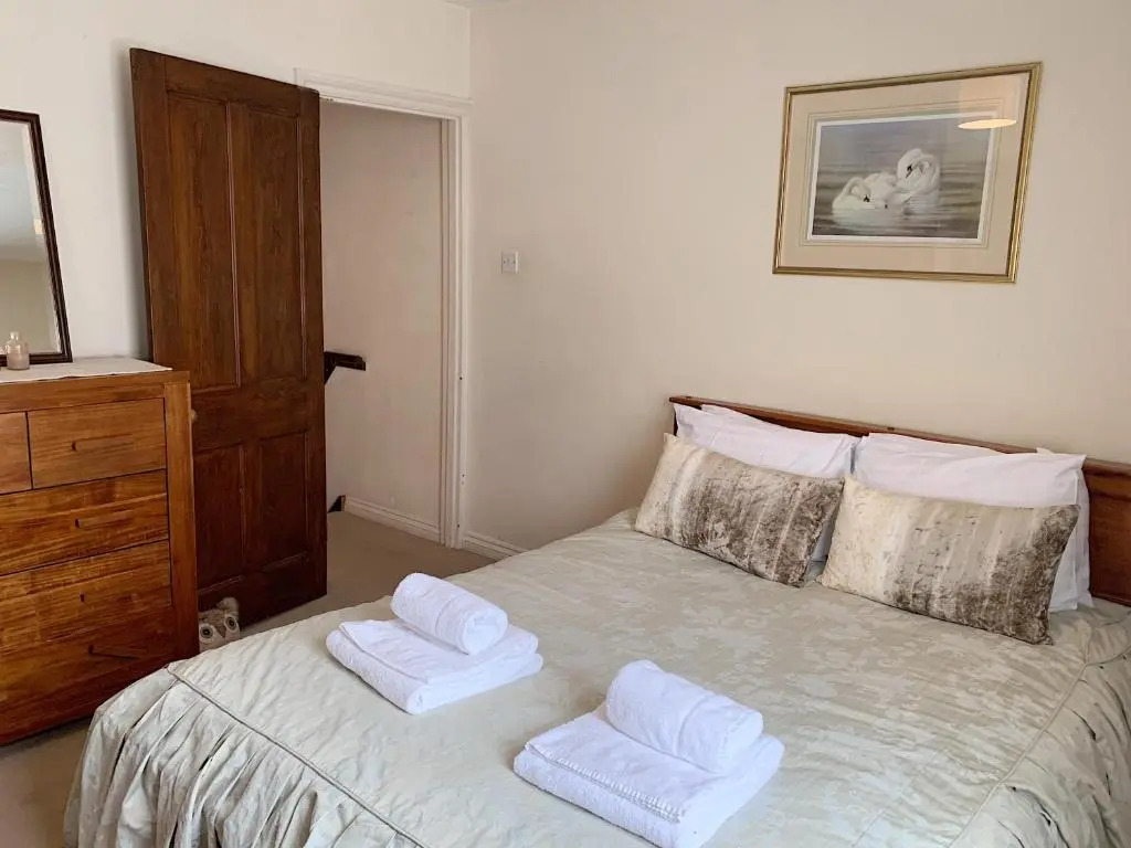 Cosy Central Windsor House Sleeps 4