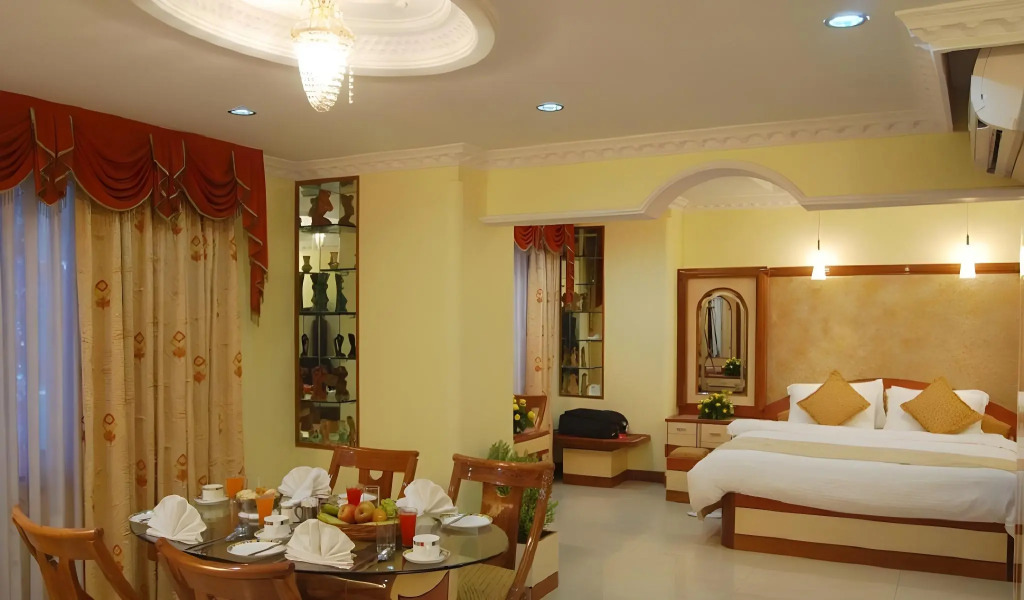 Lords Plaza, Surat