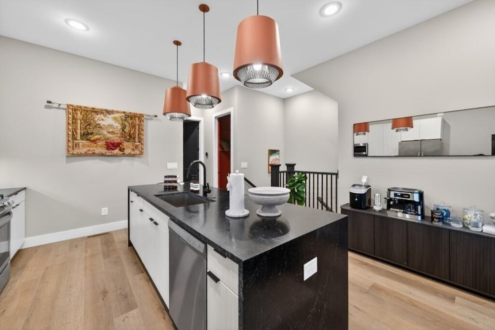 4BR Twilight Lane with Pool and Hot Tub