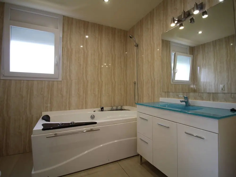 Attractive Holiday Home in Empuriabrava near Beach