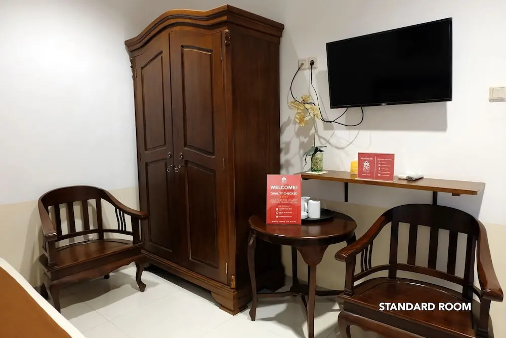 ZEN Rooms Near Alun-Alun