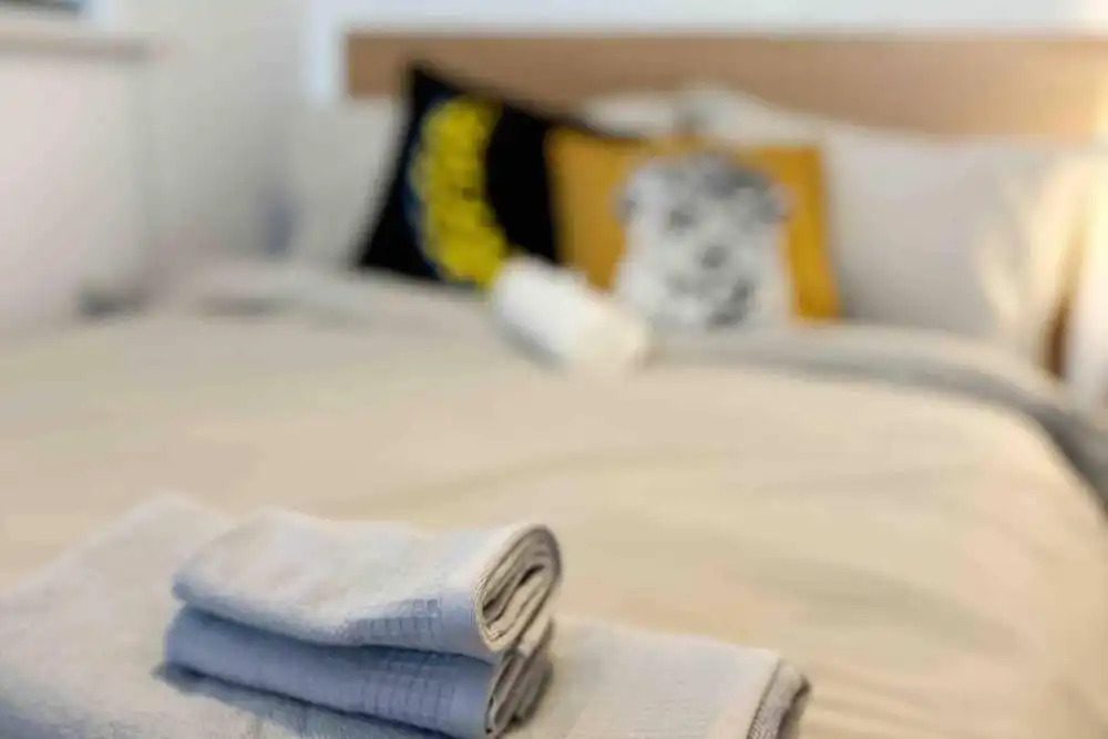 London Flat Next to Central Line Tube Station