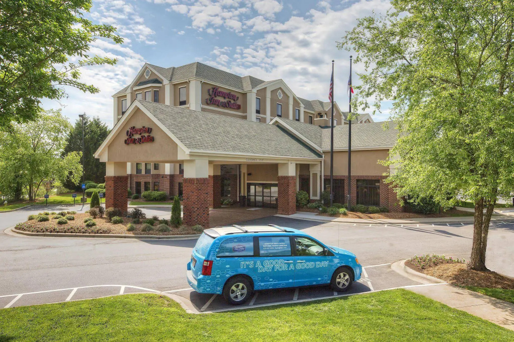 Hampton Inn and Suites Asheville Airport