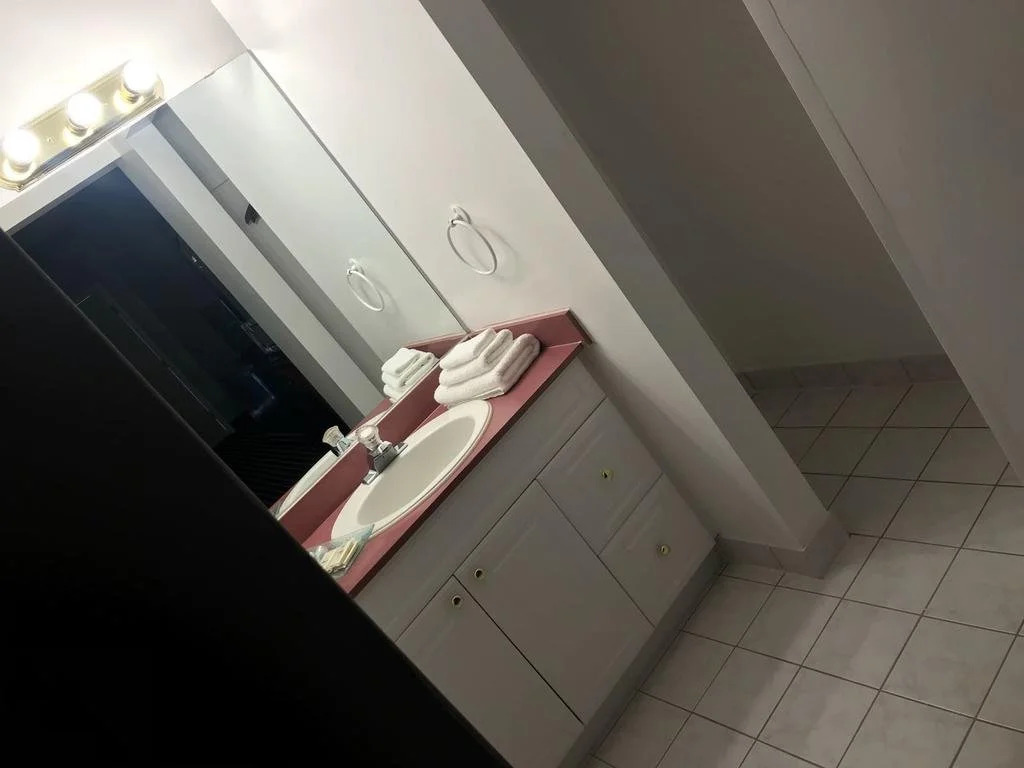 Grewals Inn and Suites by Elevate Rooms