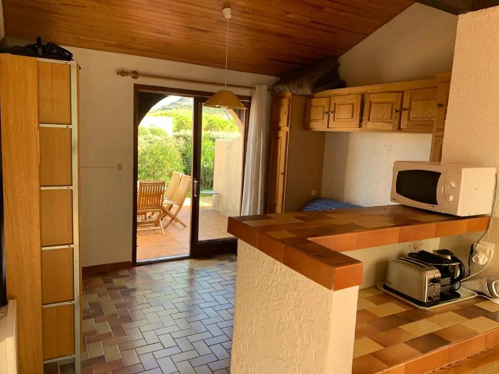 Mini villa climatisée - Vue mer - Mer à 50 m - Jardin et 2 terrasses 300 m2